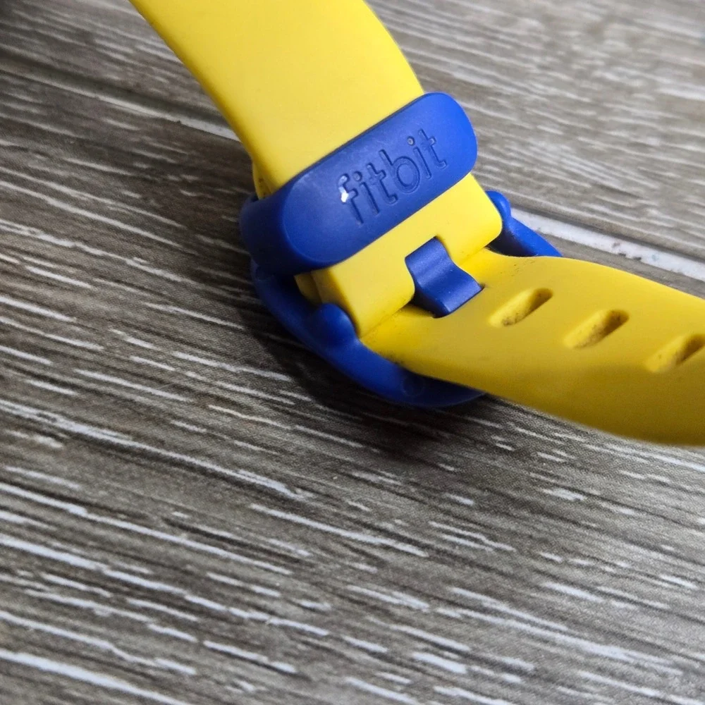 Fitbit Inspire 2 Minions Special Activity Tracker Watch Yellow Tested fb418